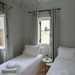 Foxnest Rest Corfu アパート Kanálion