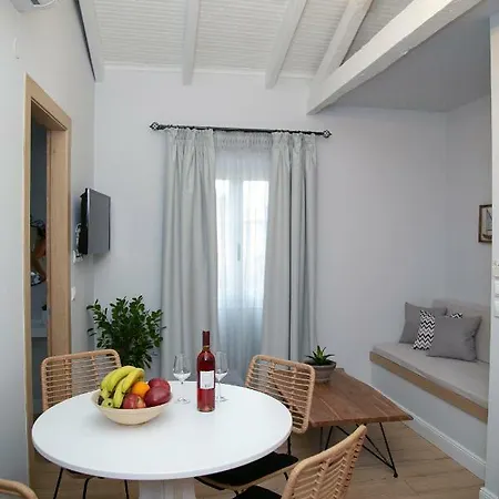 Foxnest Rest Corfu شقة